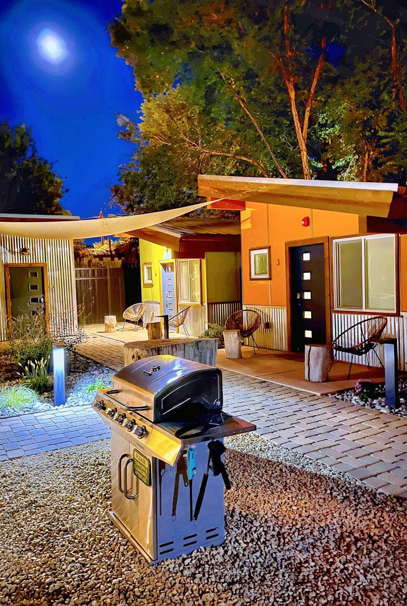 Downtown Kokopelli West 7 - Newly Remodeled Stylish Studio Moab Bagian luar foto